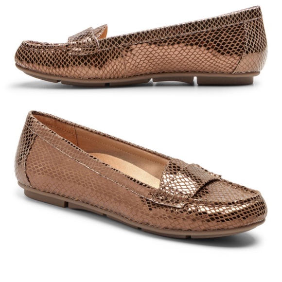 vionic chill larrun loafer leopard